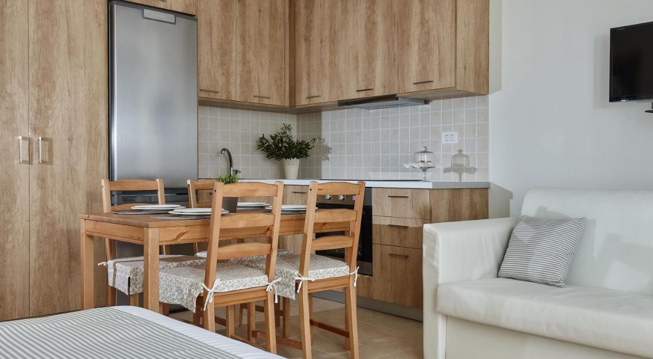 Villa Omikron Rodhiá Exteriör bild