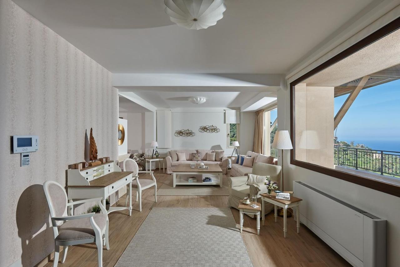 Villa Omikron Rodhiá Exteriör bild